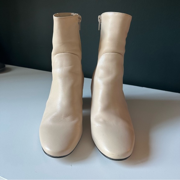 Intentionally blank boots - Picture 4 of 5